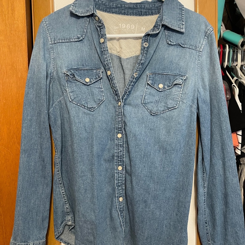 GAP denim button up top